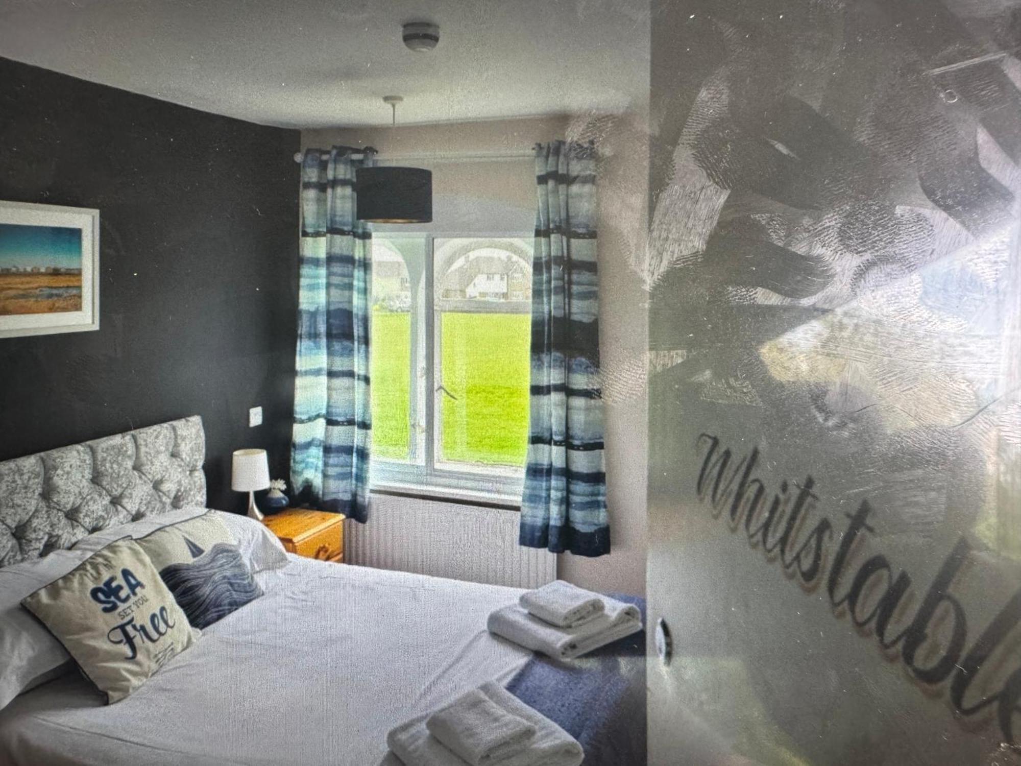 The Flying Horse Inn Boughton Aulph Bagian luar foto