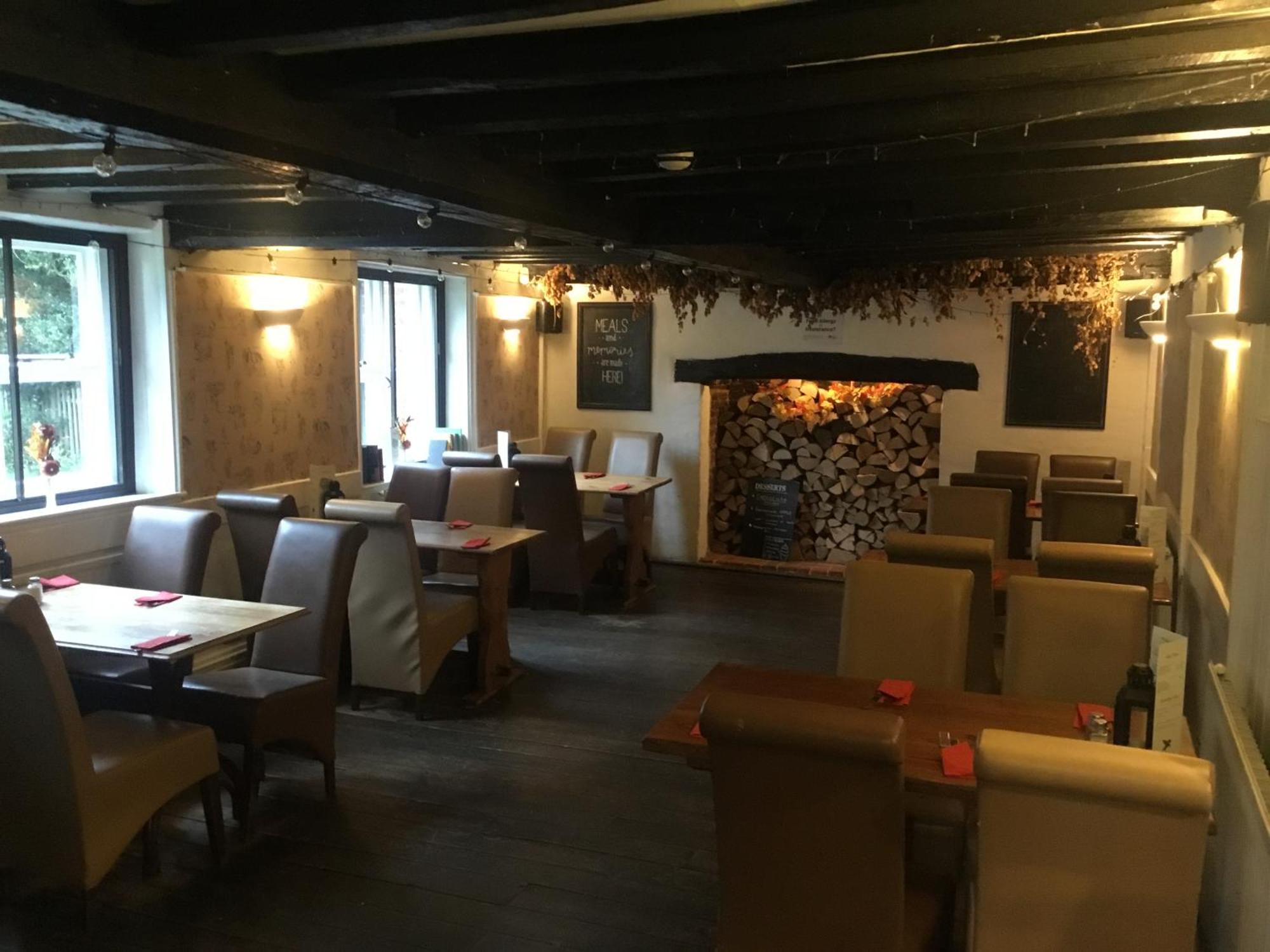 The Flying Horse Inn Boughton Aulph Bagian luar foto